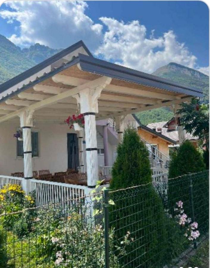 Lola Guest House Vuthaj Esterno foto