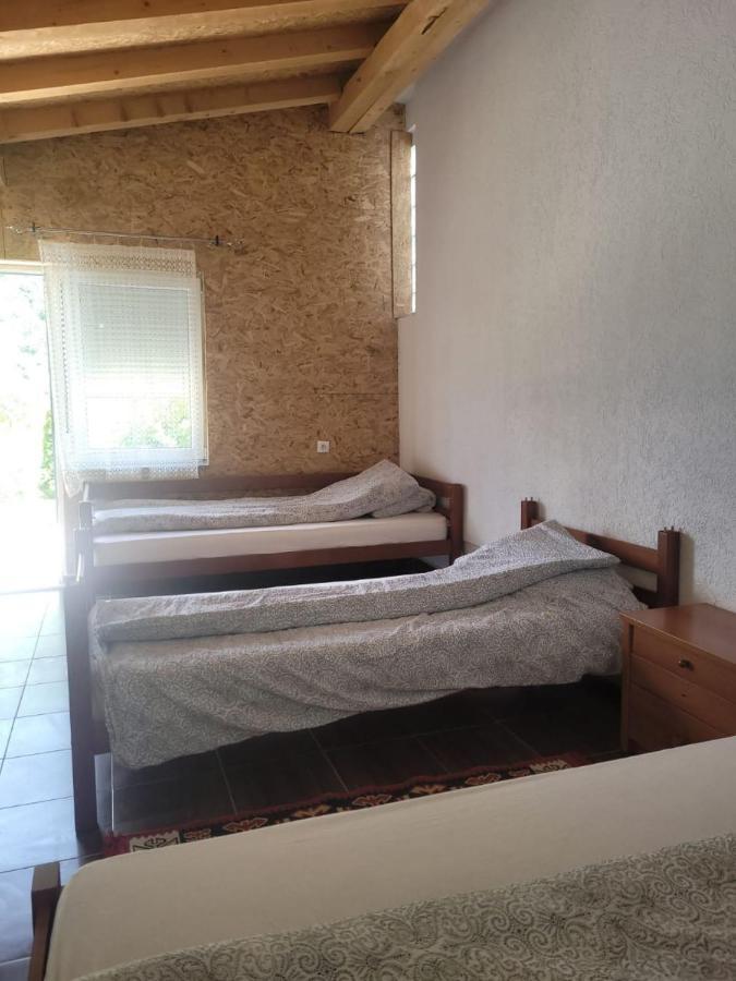 Lola Guest House Vuthaj Esterno foto