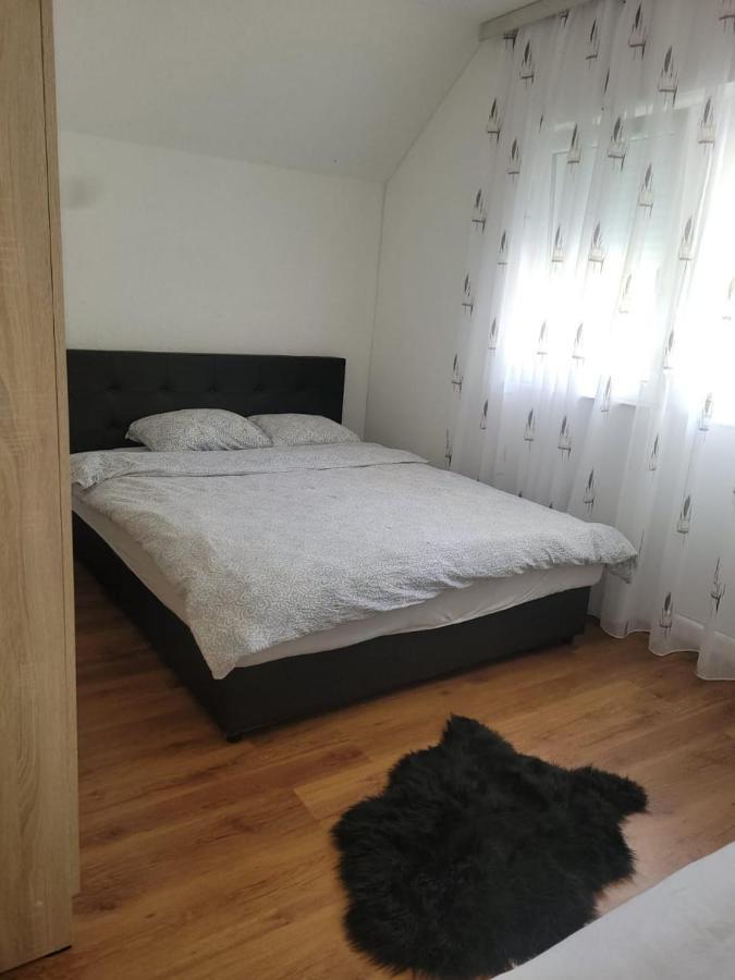 Lola Guest House Vuthaj Esterno foto