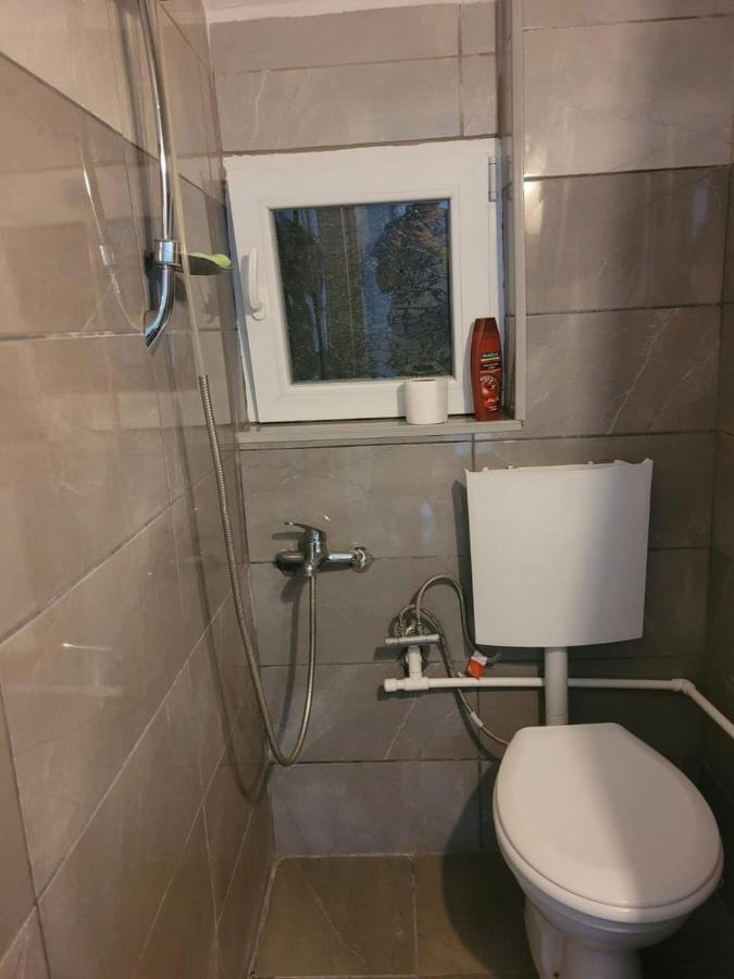 Lola Guest House Vuthaj Esterno foto
