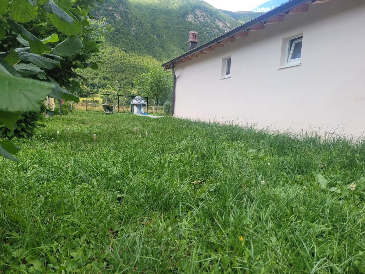 Lola Guest House Vuthaj Esterno foto